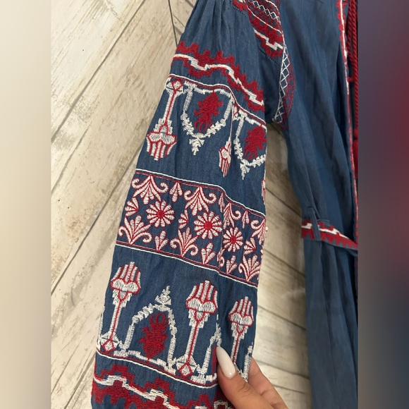 Latiste embroidered chambray maxi dress with side slits - Picture 6 of 11